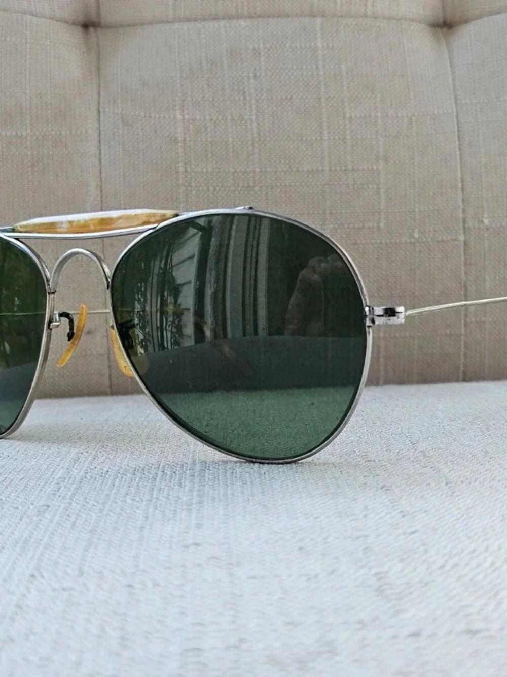 Vintage Men Sunglasses Silver Tone Metal Frame Green Lenses Aviator Sunglasses
